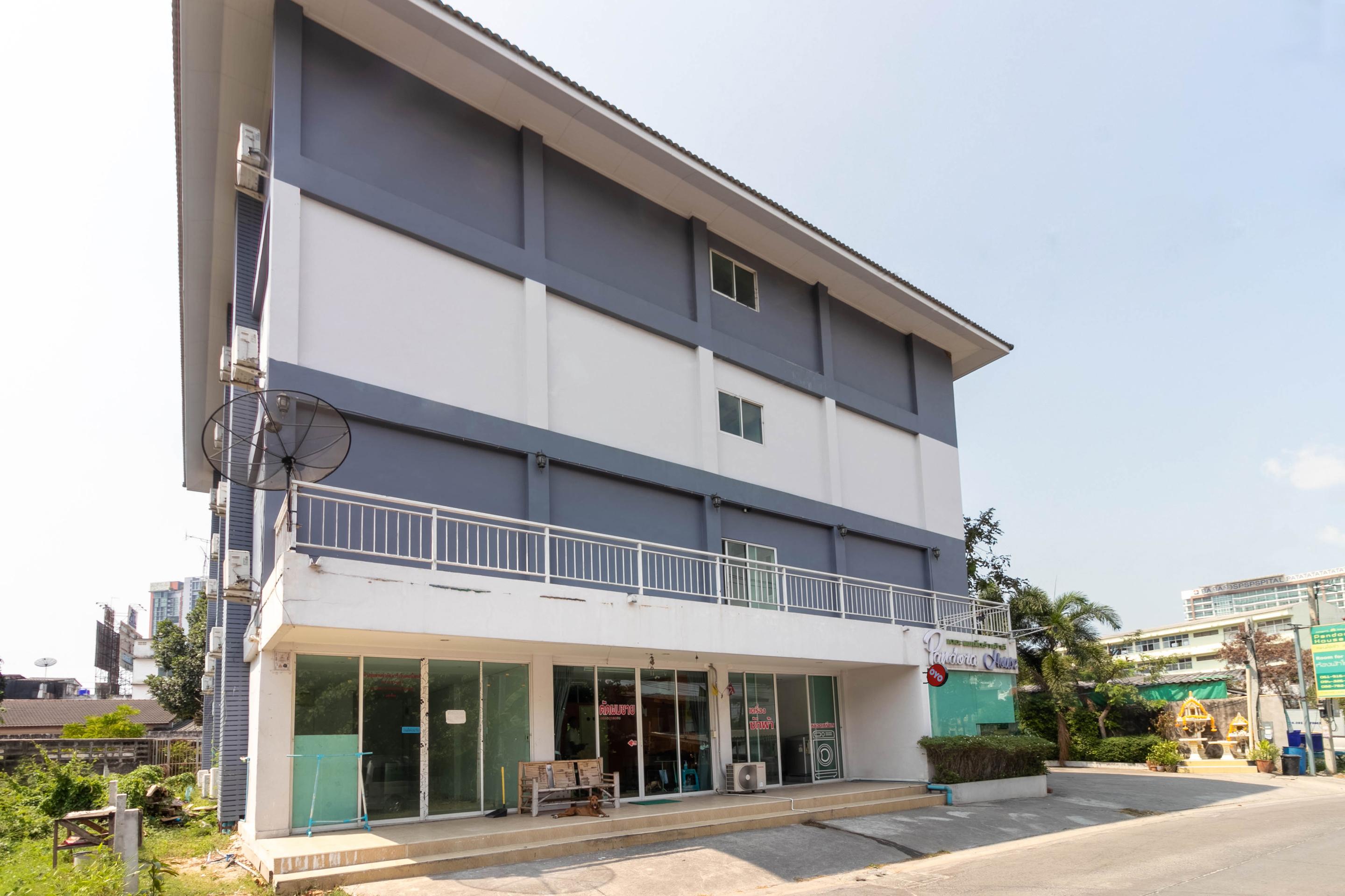 Hotel Oyo 75389 Pandora House Pattaya Esterno foto