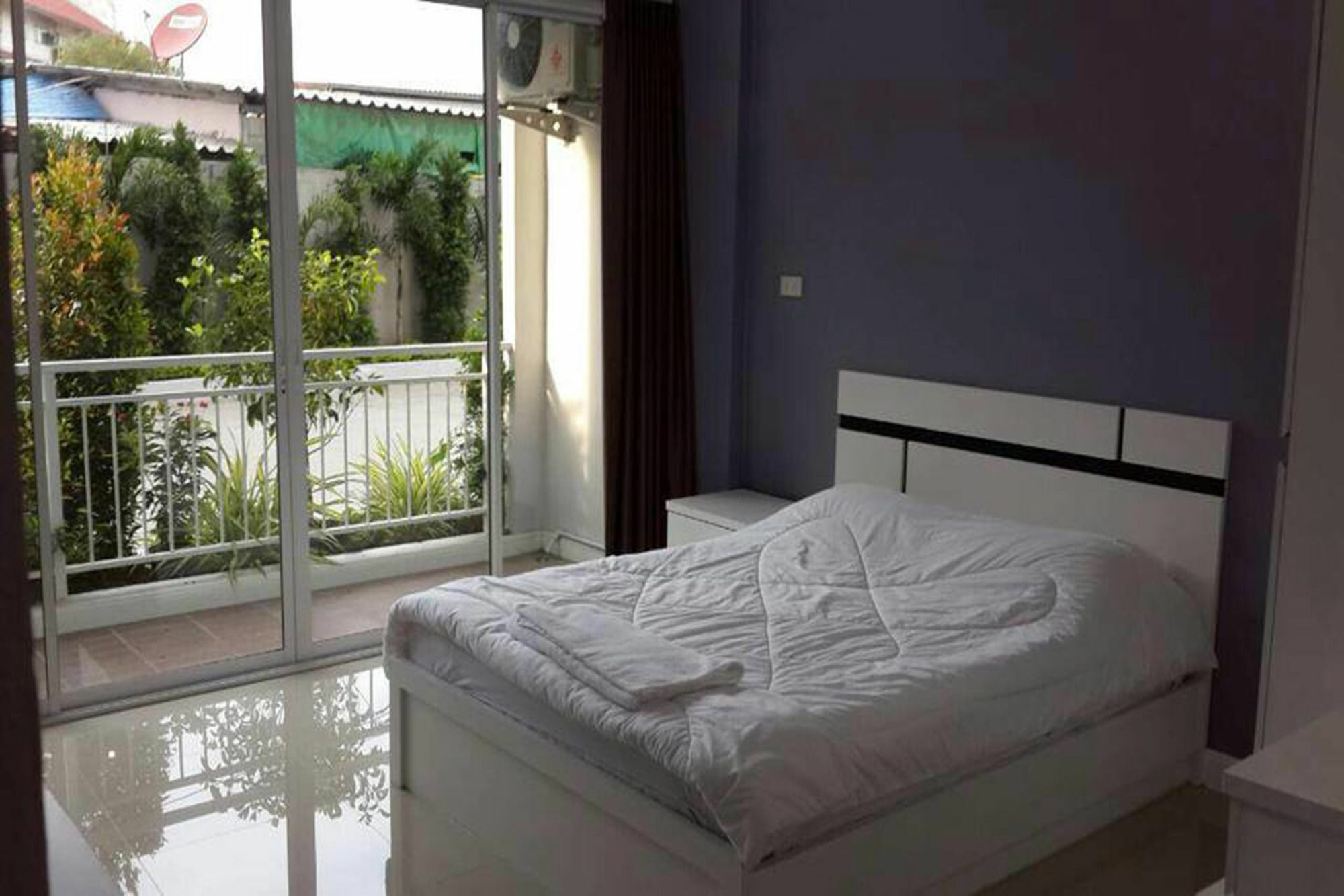 Hotel Oyo 75389 Pandora House Pattaya Esterno foto