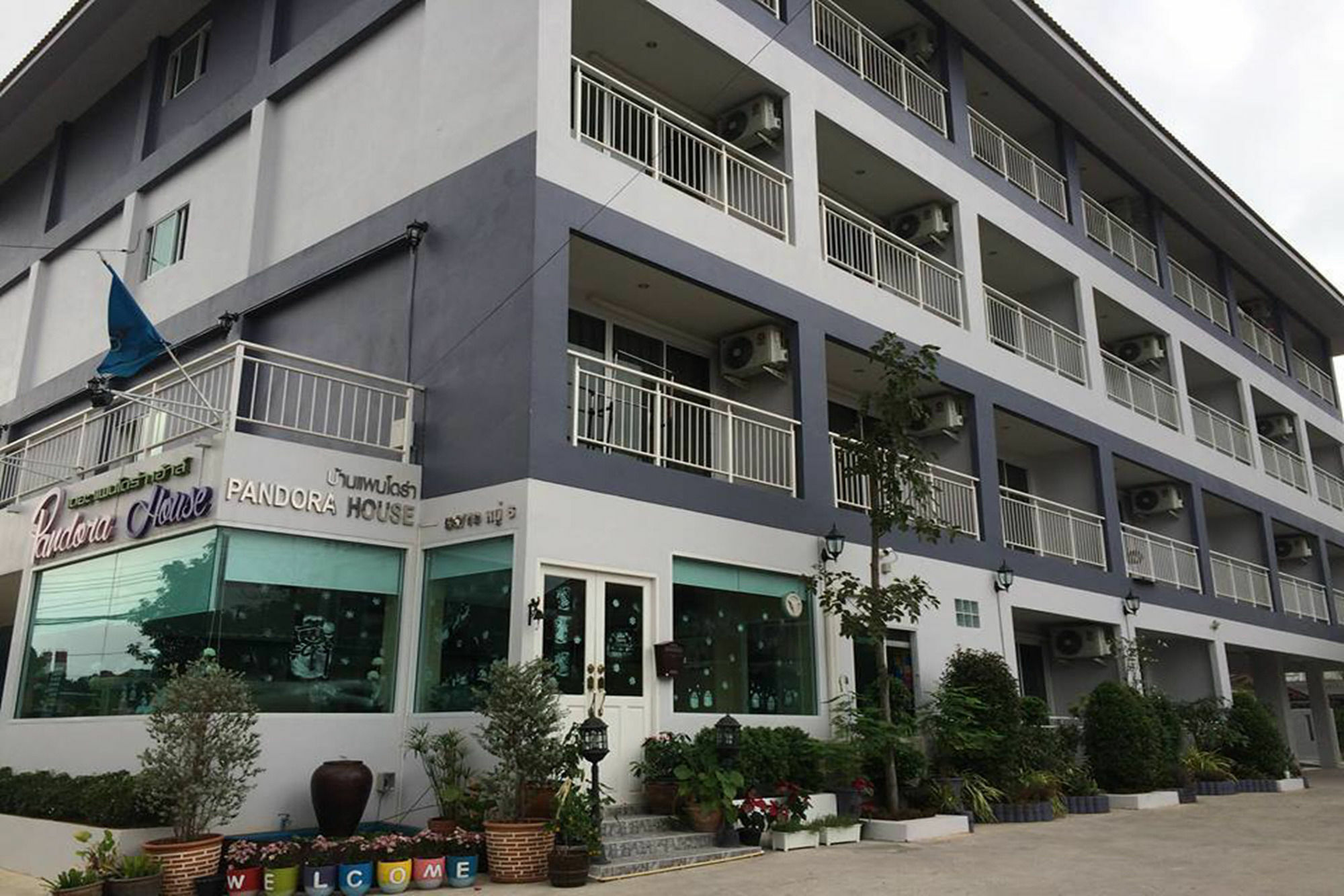 Hotel Oyo 75389 Pandora House Pattaya Esterno foto